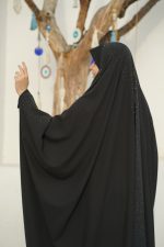 چادر جده نگین مسیرالسلطنه چادر سلطنتی نگین‌دار چادر نگین‌کاری شده از سر تا دامن چادر مجلسی درخشان زنانه چادر مسیرالسلطنه جلابیب