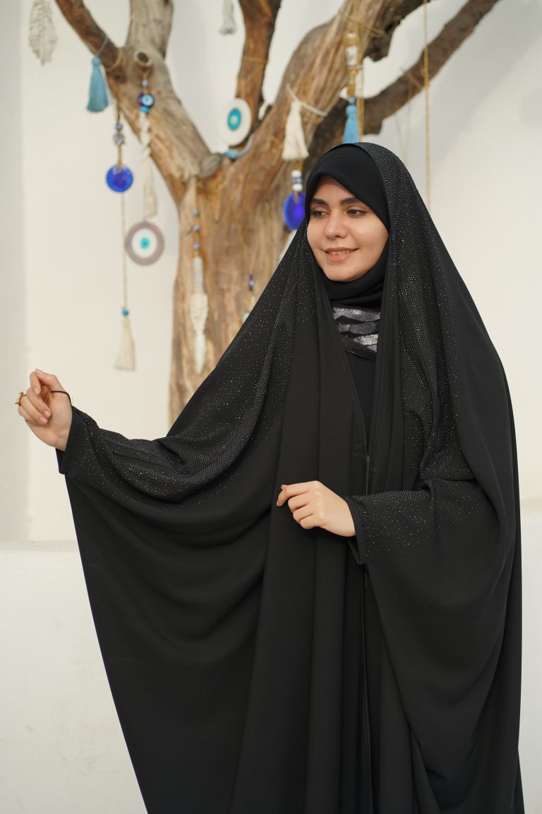 چادر جده نگین مسیرالسلطنه چادر سلطنتی نگیندار چادر نگینکاری شده از سر تا دامن چادر مجلسی درخشان زنانه چادر مسیرالسلطنه جلابیب