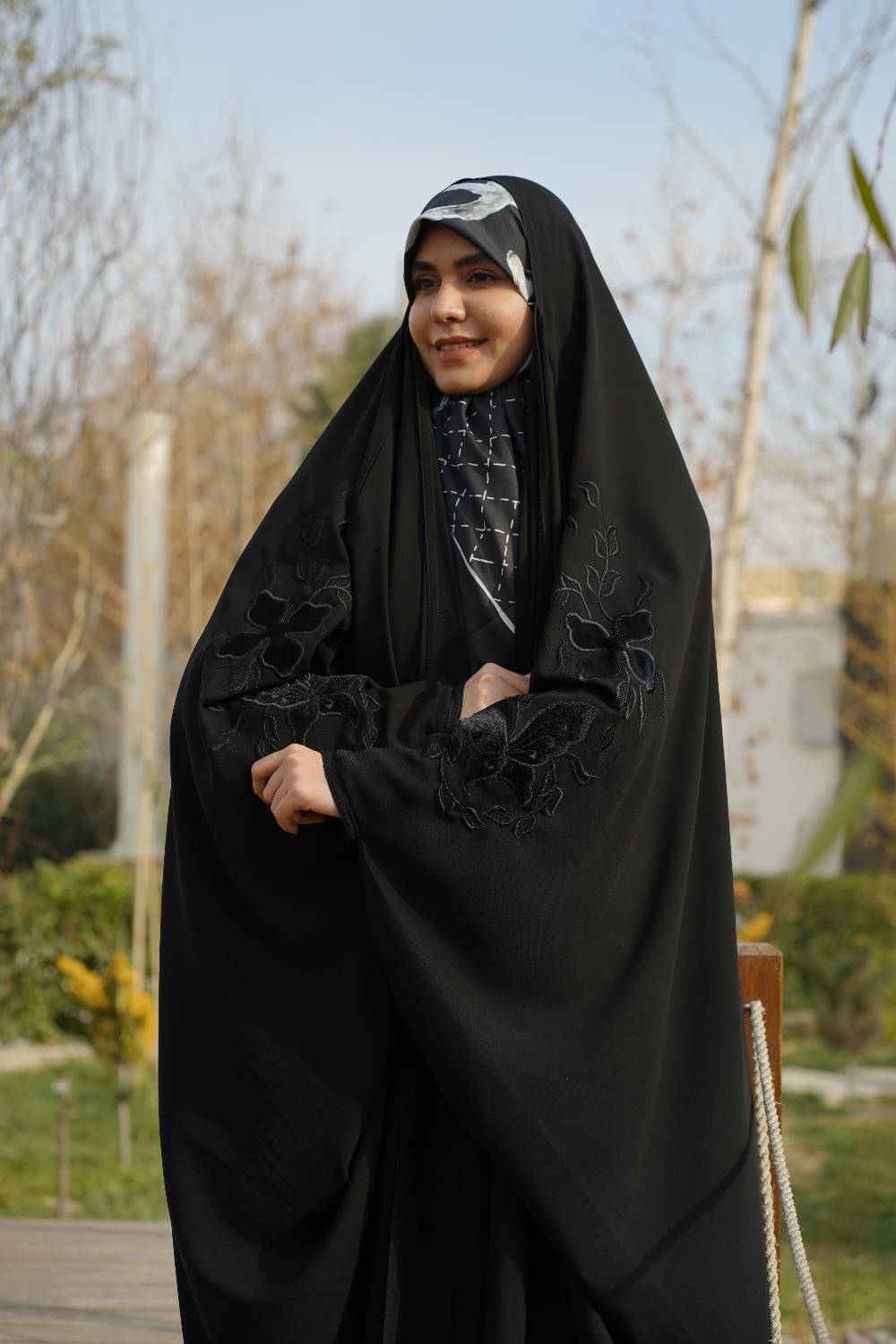 چادر جده گلدوزی پروانه مخمل (12) چادر جده گلدوزی پروانه مخمل - تصویر 1